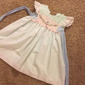 Beautiful little girls smocked dress!!